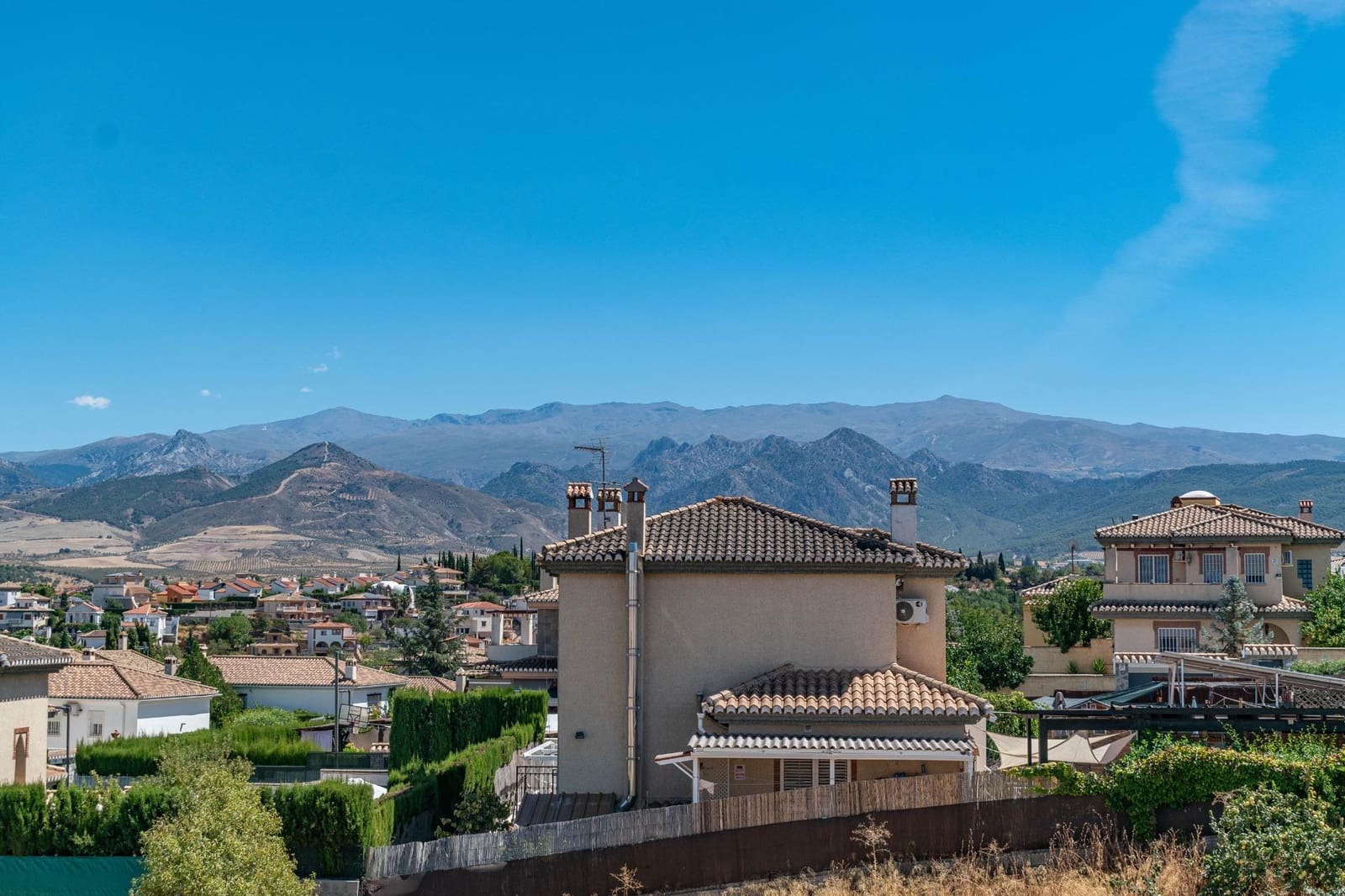 5 sypialnia Willa na sprzedaż w Otura z basenem - 310 000 € (Ref: 9434981)