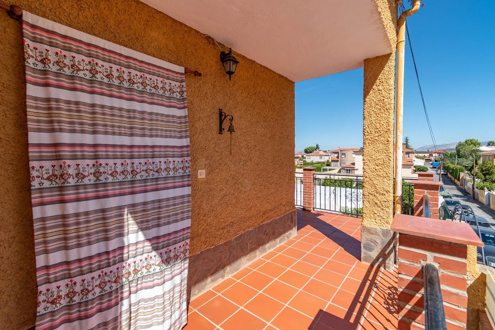 5 sypialnia Willa na sprzedaż w Otura z basenem - 310 000 € (Ref: 9434981)