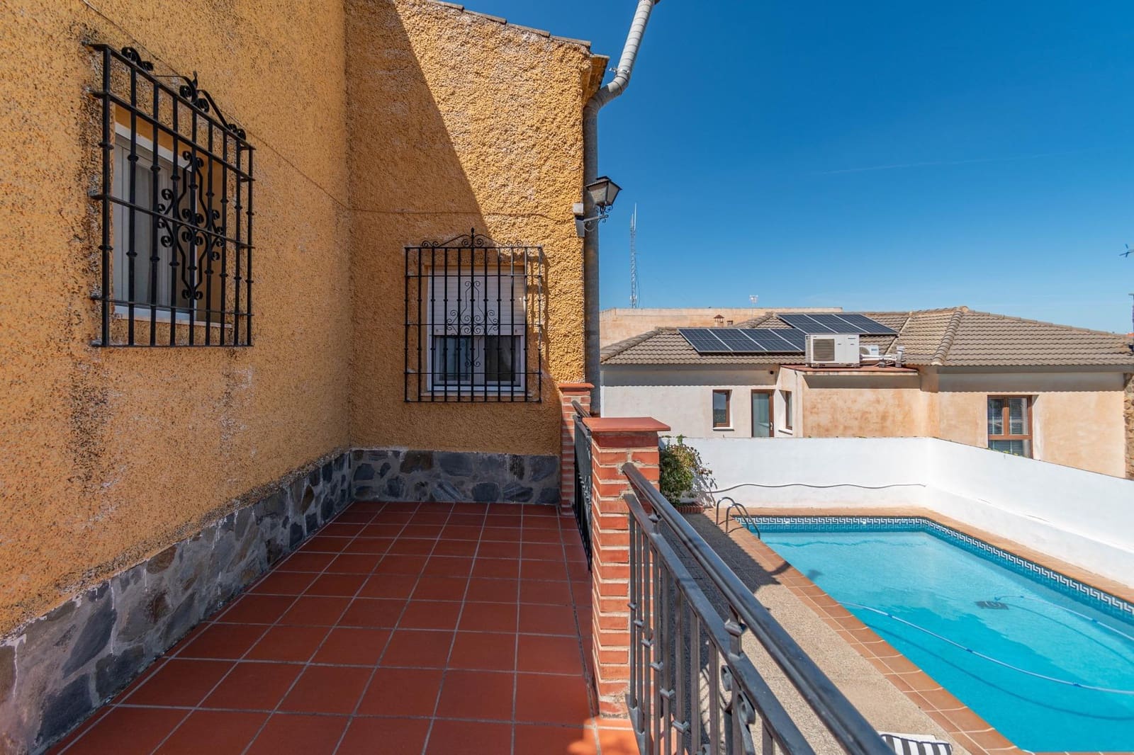 5 sypialnia Willa na sprzedaż w Otura z basenem - 310 000 € (Ref: 9434981)