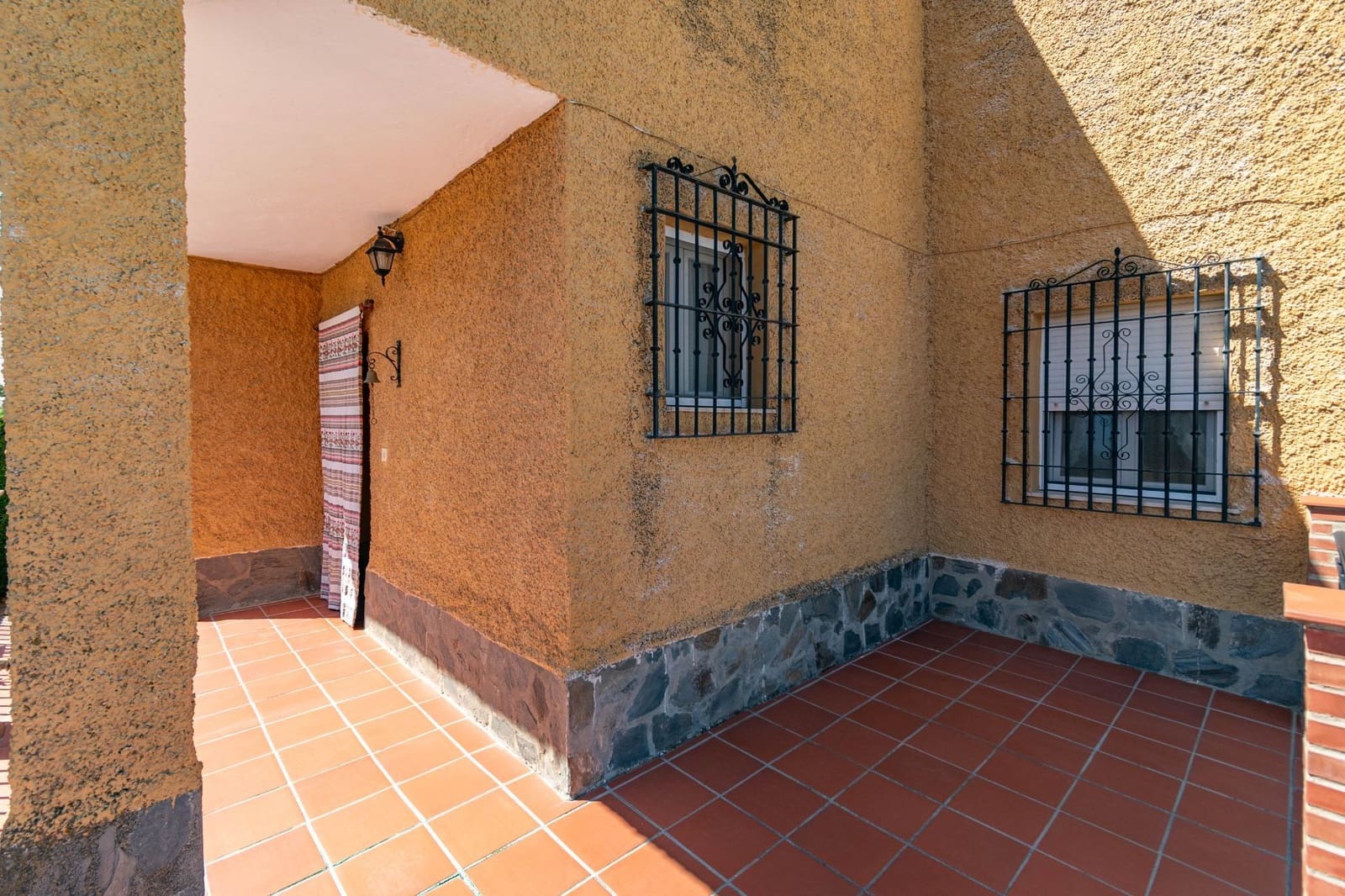 5 sypialnia Willa na sprzedaż w Otura z basenem - 310 000 € (Ref: 9434981)