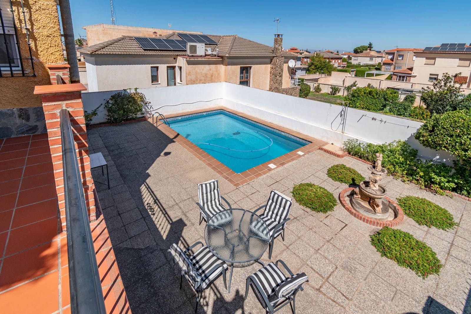 5 sypialnia Willa na sprzedaż w Otura z basenem - 310 000 € (Ref: 9434981)