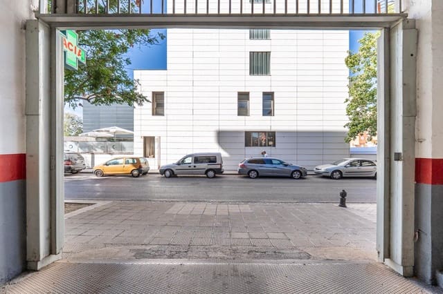 Garage til salg i Granada by - € 35.000 (Ref: 9434982)