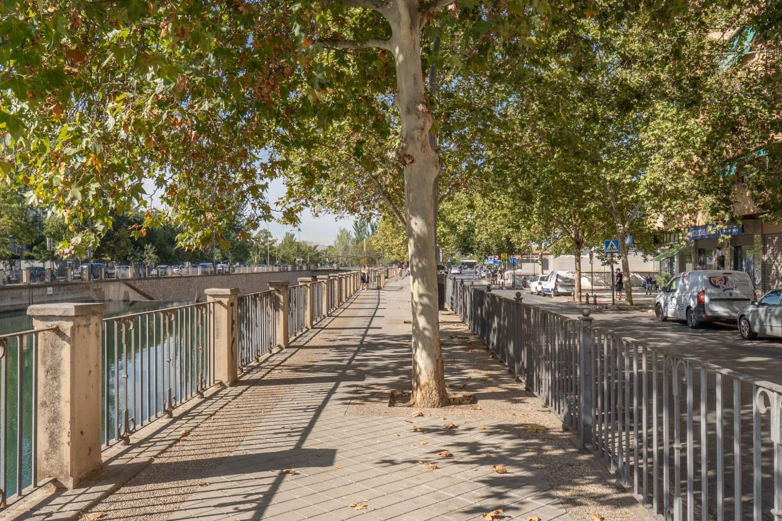 Garasje til salgs i Granada by - € 35 000 (Ref: 9434982)