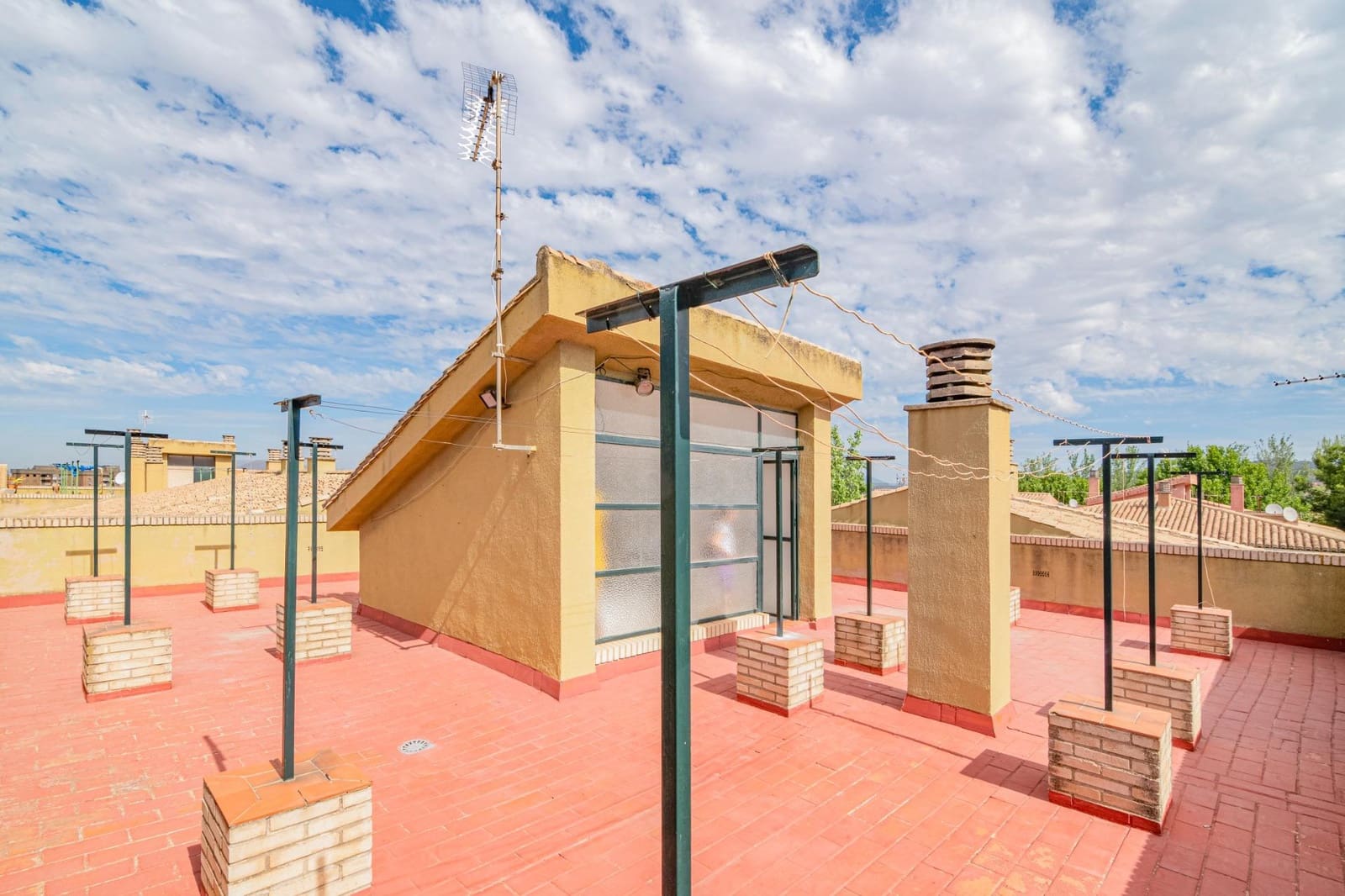 3 soveværelse Lejlighed til salg i Granada by med garage - € 114.900 (Ref: 9434991)