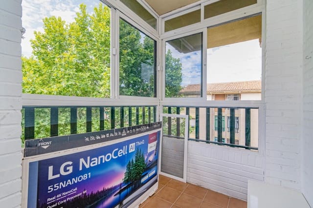 3 soveværelse Lejlighed til salg i Granada by med garage - € 114.900 (Ref: 9434991)