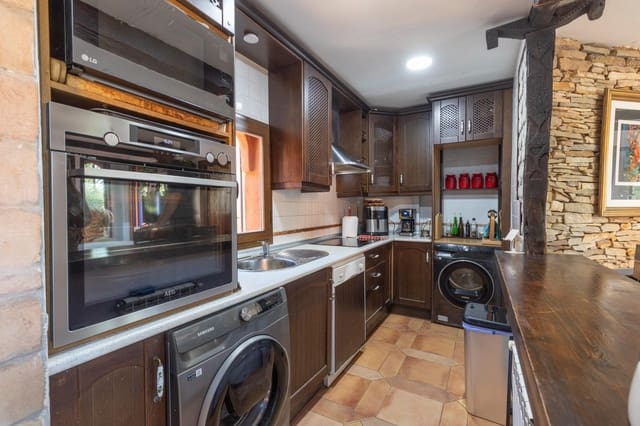 4 soverom Finca/Herregård til salgs i Alfacar med svømmebasseng garasje - € 360 000 (Ref: 9436188)