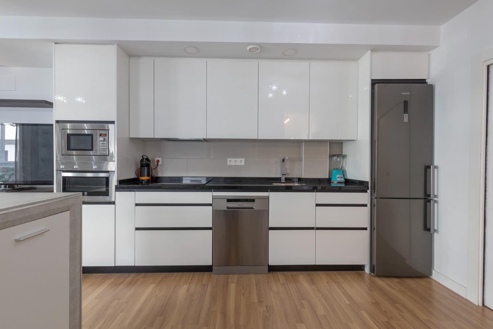 2 bedroom Apartment for sale in Churriana de la Vega with pool garage - € 200,000 (Ref: 9436192)