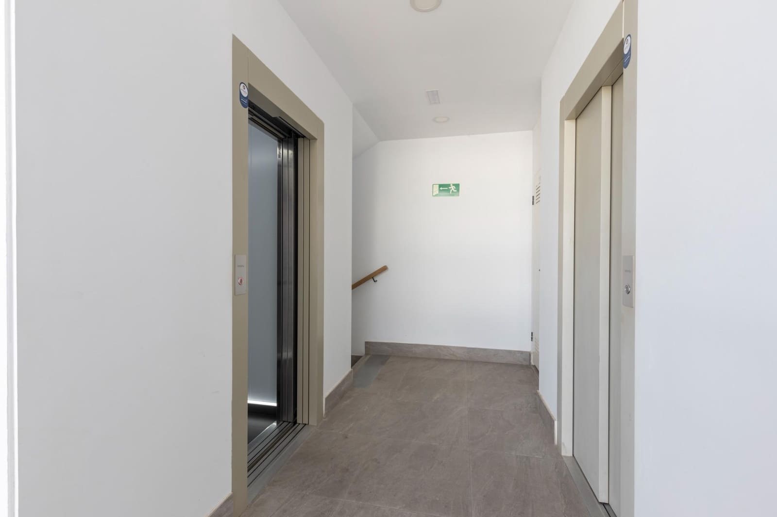 2 bedroom Apartment for sale in Churriana de la Vega with pool garage - € 200,000 (Ref: 9436192)