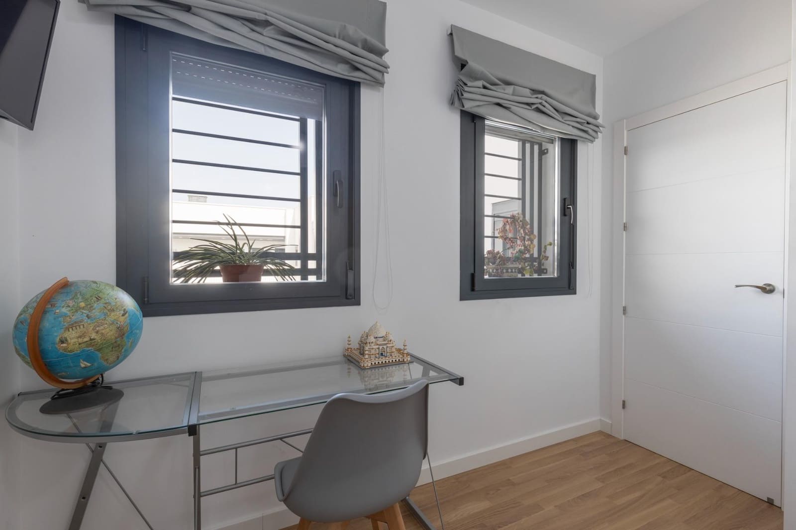 2 bedroom Apartment for sale in Churriana de la Vega with pool garage - € 200,000 (Ref: 9436192)