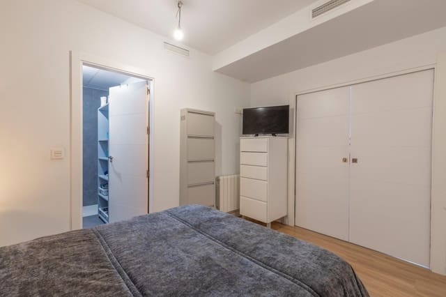 Apartamento de 2 habitaciones en Churriana de la Vega en venta con piscina garaje - 200.000 € (Ref: 9436192)