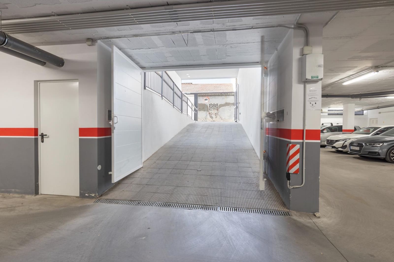 2 bedroom Apartment for sale in Churriana de la Vega with pool garage - € 200,000 (Ref: 9436192)