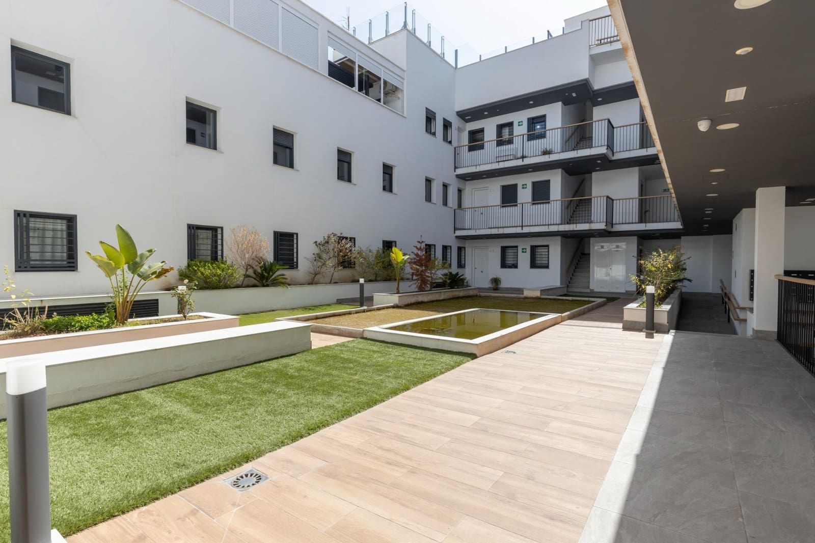 2 bedroom Apartment for sale in Churriana de la Vega with pool garage - € 200,000 (Ref: 9436192)