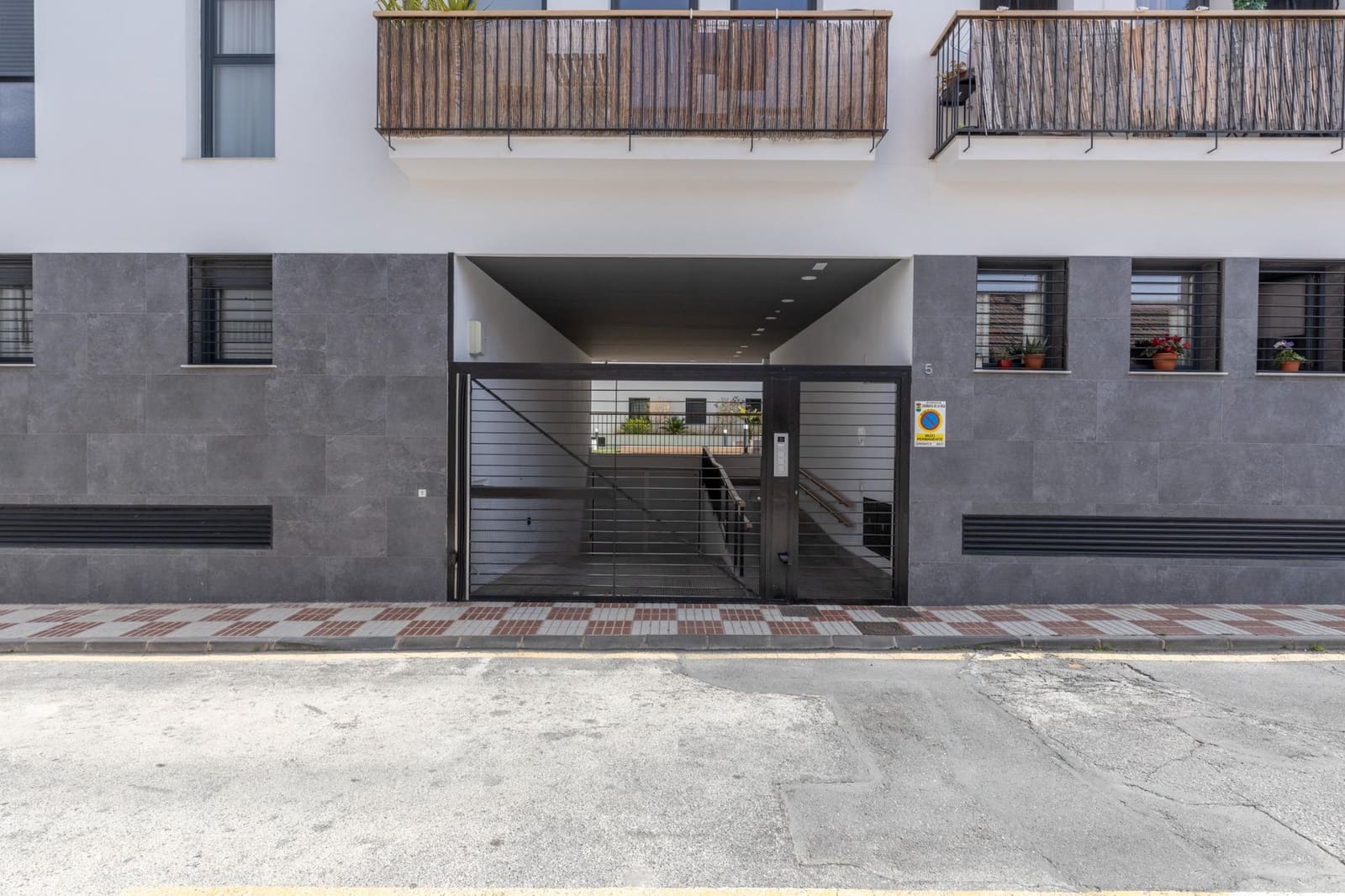 2 bedroom Apartment for sale in Churriana de la Vega with pool garage - € 200,000 (Ref: 9436192)