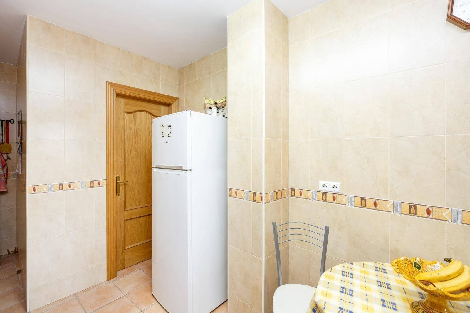 4 bedroom Townhouse for sale in Benalua de las Villas with garage - € 107,000 (Ref: 9436193)