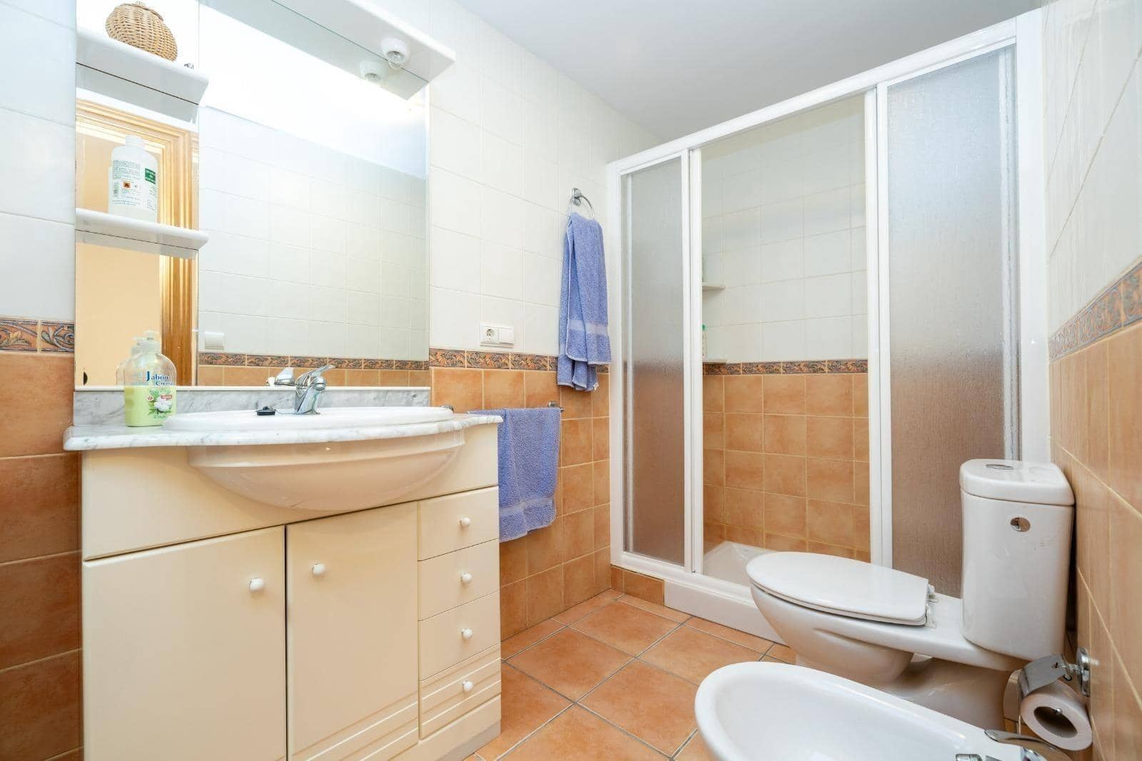 4 bedroom Townhouse for sale in Benalua de las Villas with garage - € 107,000 (Ref: 9436193)