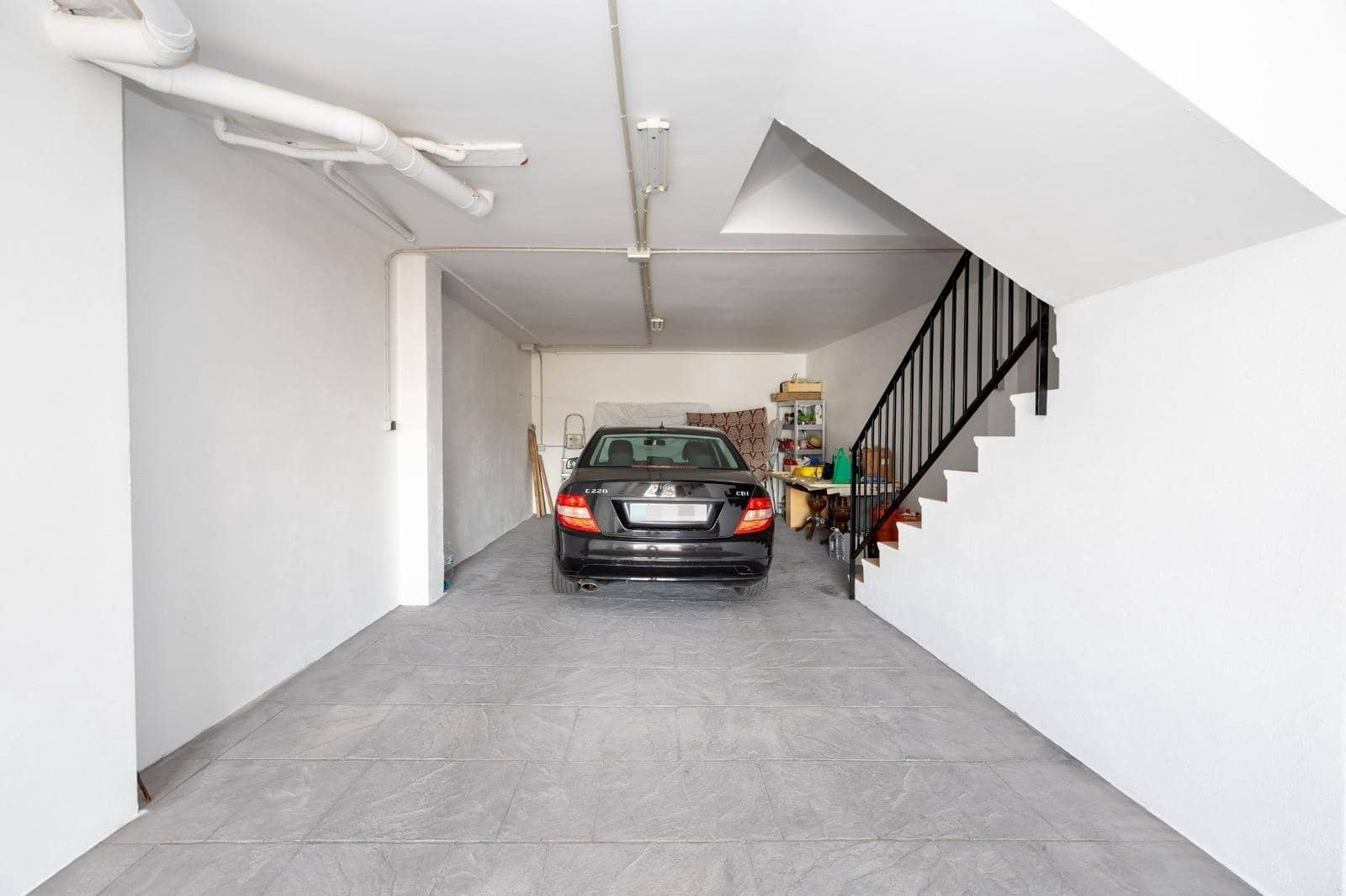 4 bedroom Townhouse for sale in Benalua de las Villas with garage - € 107,000 (Ref: 9436193)