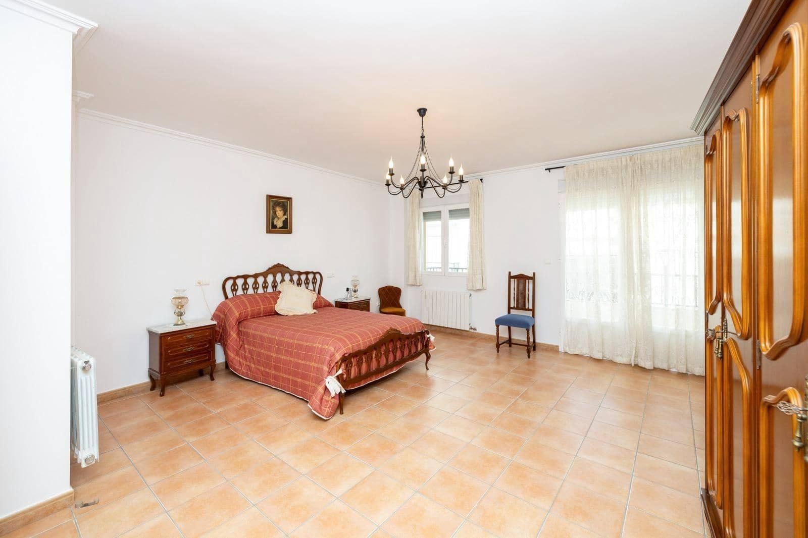 4 bedroom Townhouse for sale in Benalua de las Villas with garage - € 107,000 (Ref: 9436193)