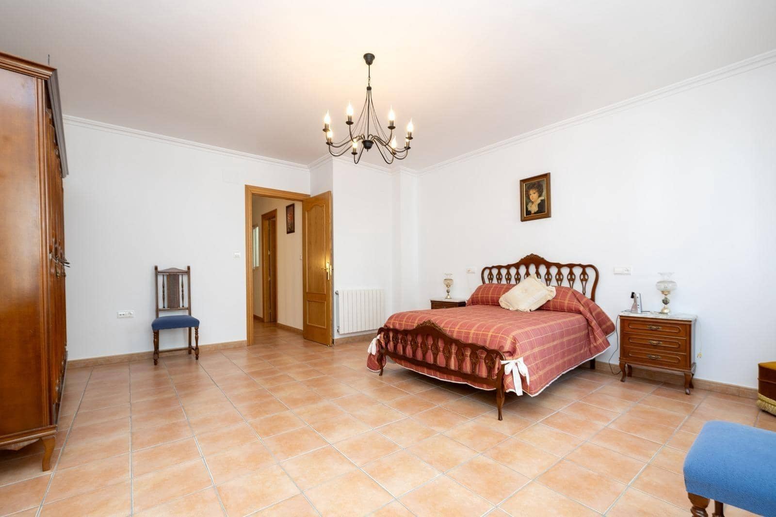 4 bedroom Townhouse for sale in Benalua de las Villas with garage - € 107,000 (Ref: 9436193)