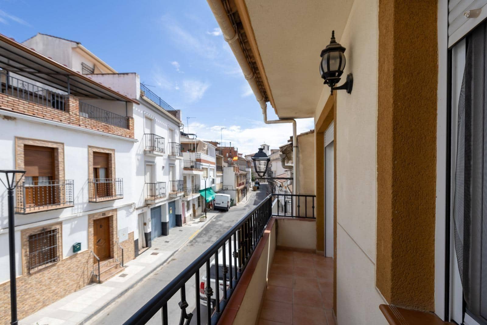 4 bedroom Townhouse for sale in Benalua de las Villas with garage - € 107,000 (Ref: 9436193)