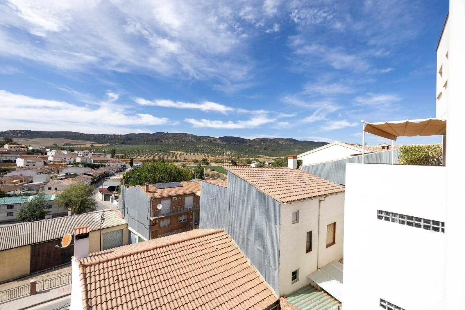 4 bedroom Townhouse for sale in Benalua de las Villas with garage - € 107,000 (Ref: 9436193)