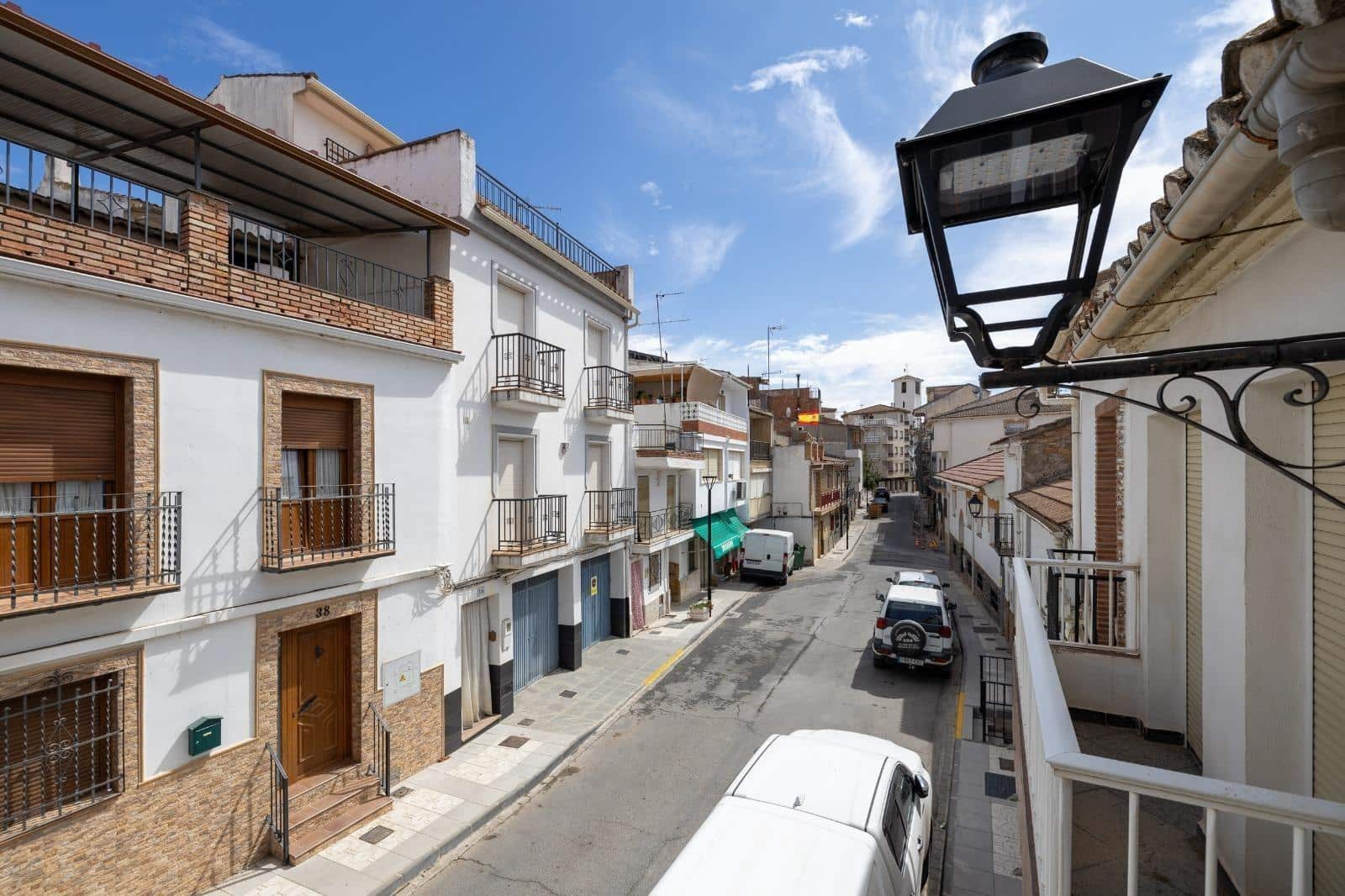 4 bedroom Townhouse for sale in Benalua de las Villas with garage - € 107,000 (Ref: 9436193)