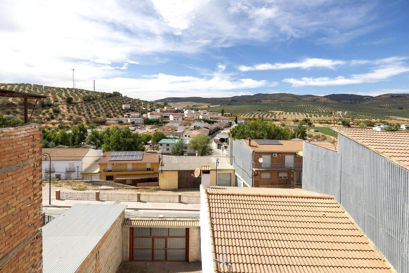 4 bedroom Townhouse for sale in Benalua de las Villas with garage - € 107,000 (Ref: 9436193)