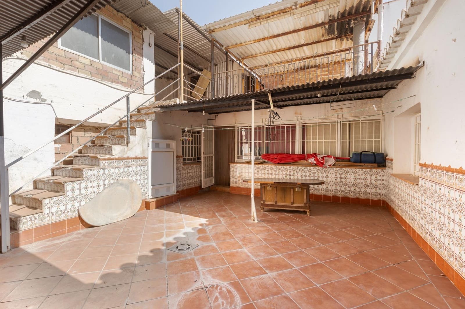 4 bedroom Townhouse for sale in Armilla - € 250,000 (Ref: 9436194)