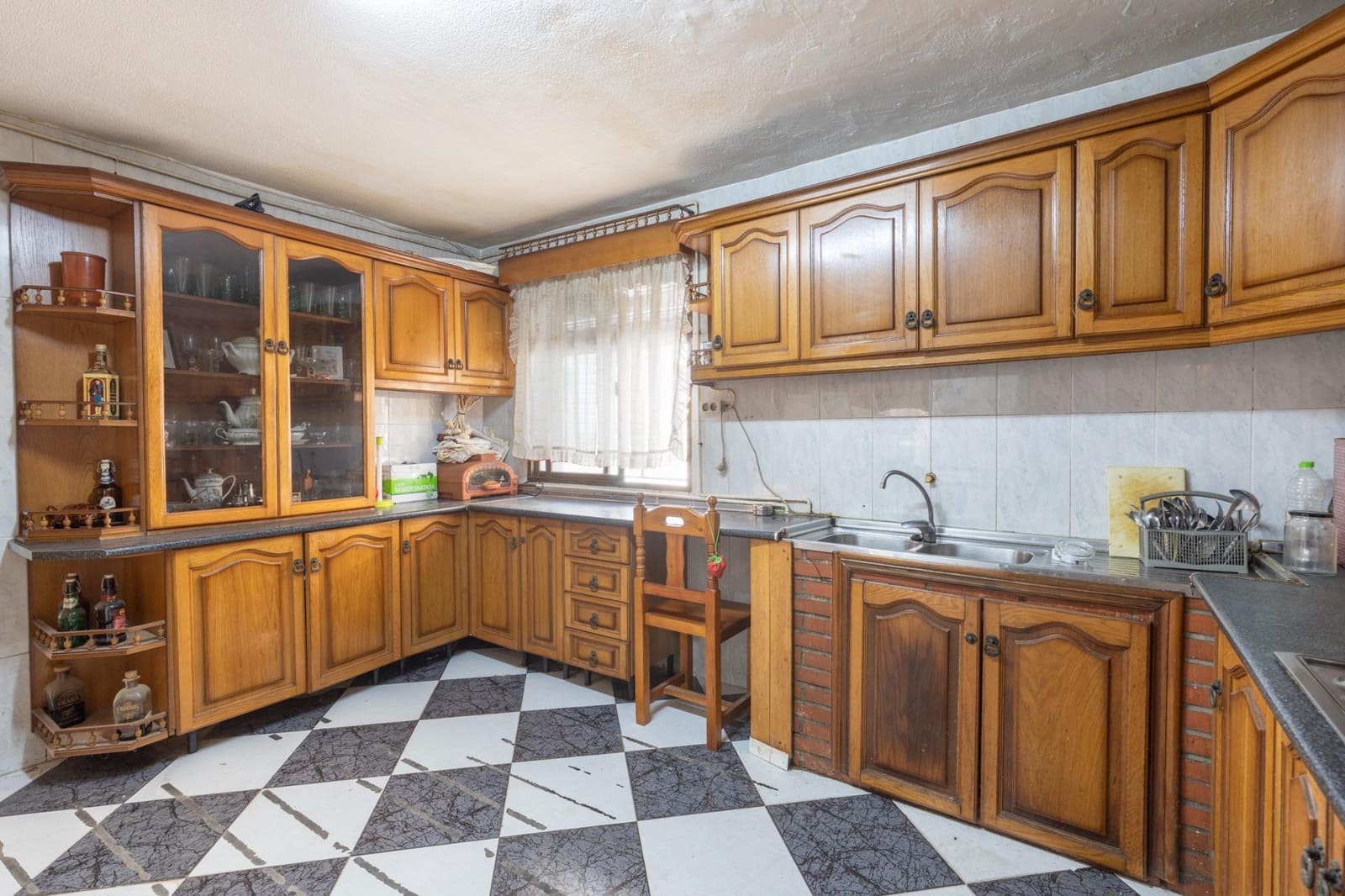 4 bedroom Townhouse for sale in Armilla - € 250,000 (Ref: 9436194)