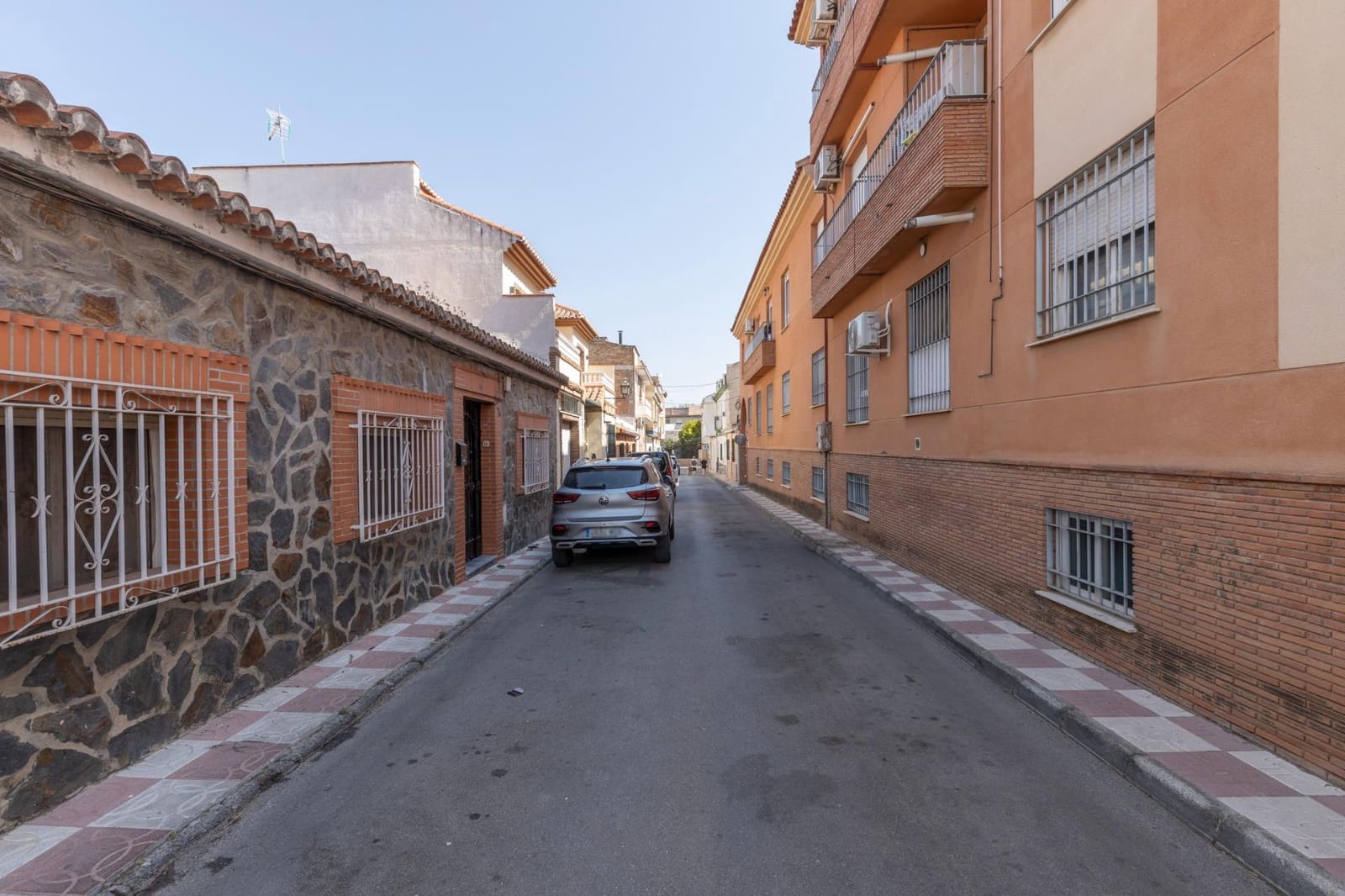 4 bedroom Townhouse for sale in Armilla - € 250,000 (Ref: 9436194)