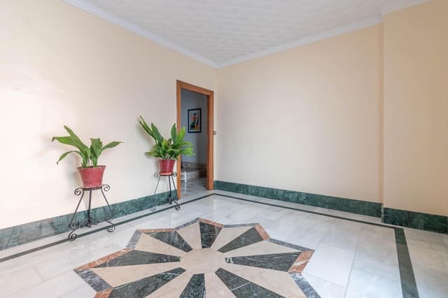 5 soverom Kjedet enebolig til salgs i Jun med garasje - € 270 000 (Ref: 9436196)