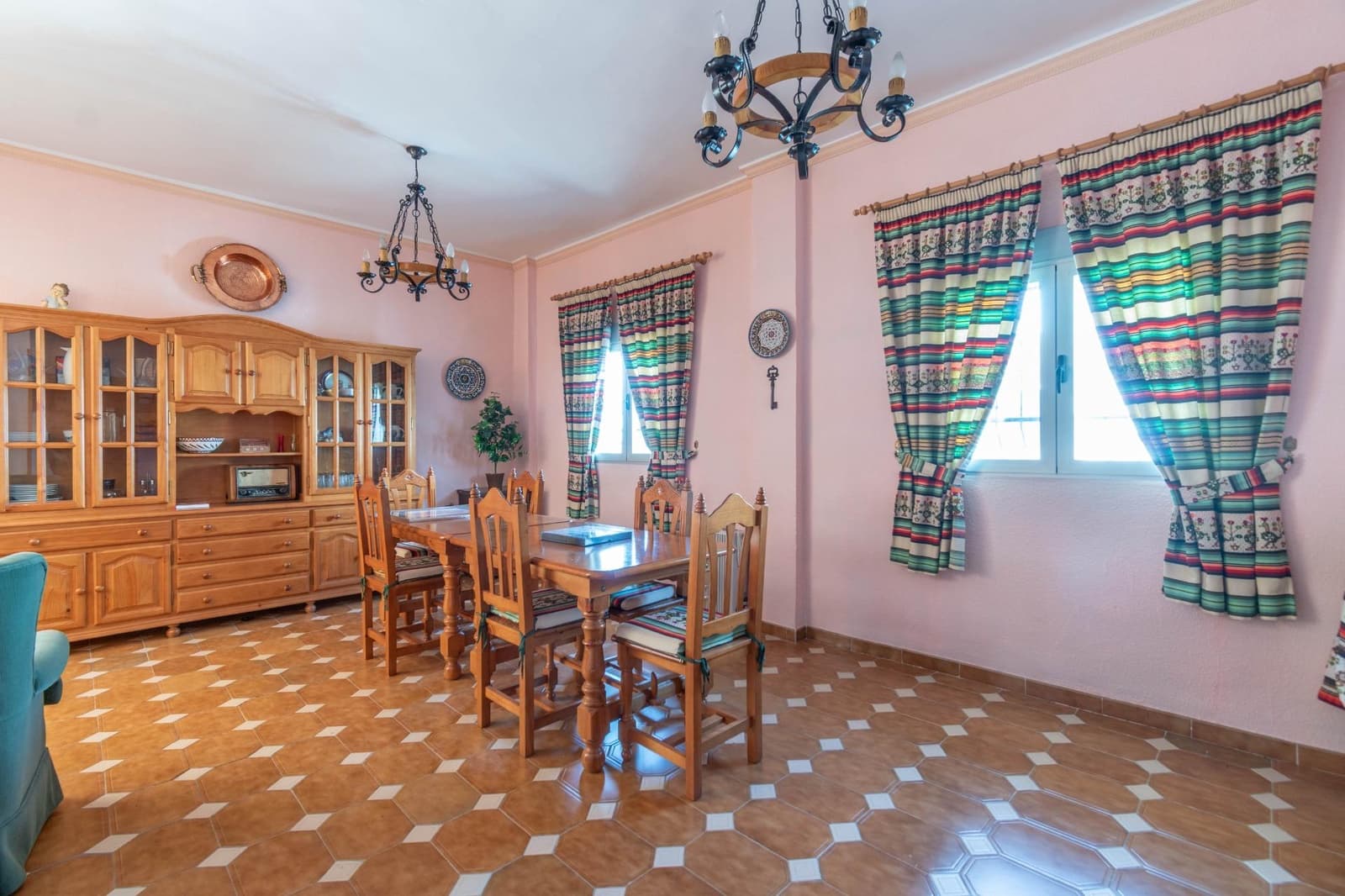 5 chambre Villa/Maison Semi-Mitoyenne à vendre à Jun avec garage - 270 000 € (Ref: 9436196)