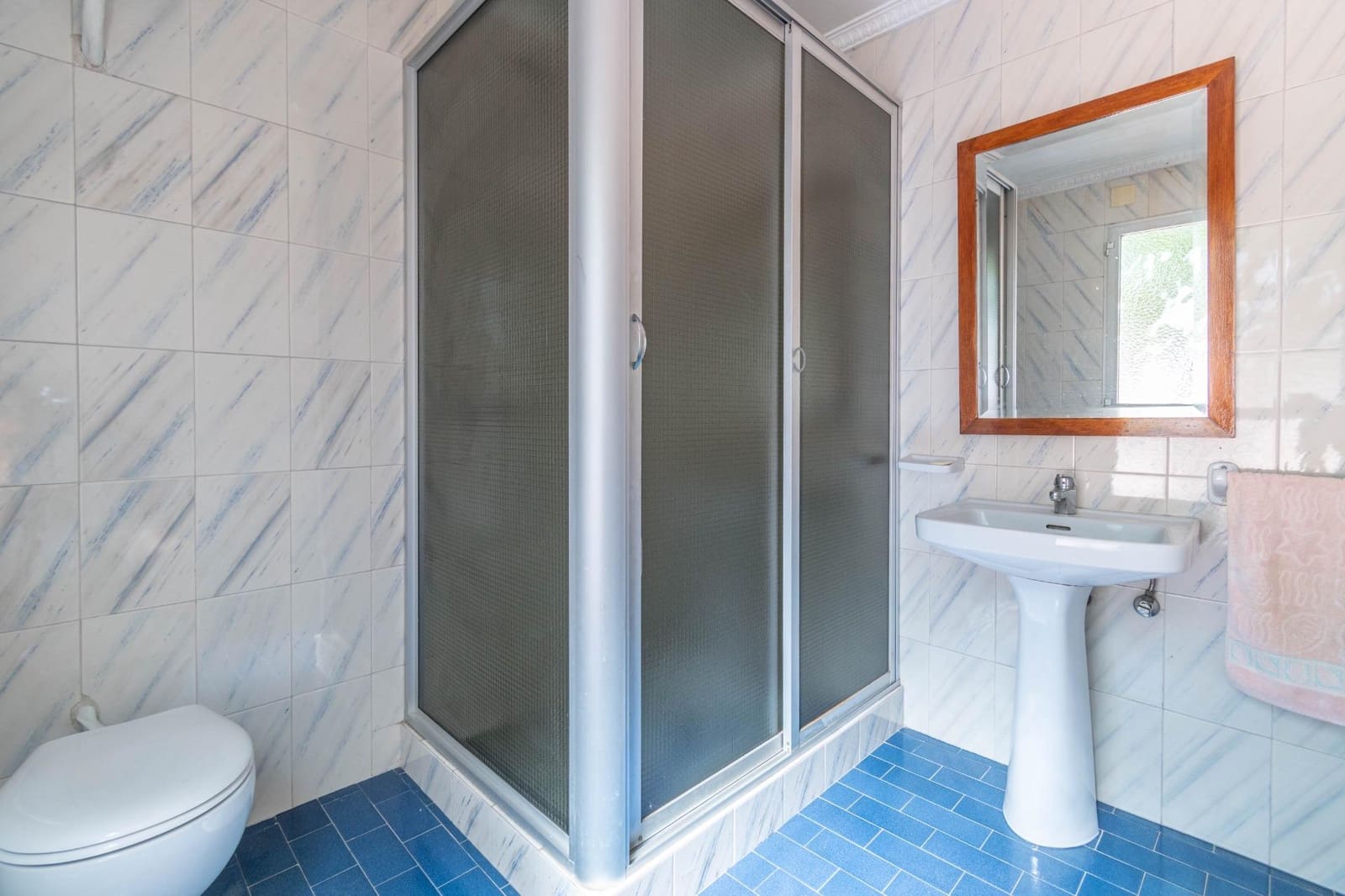 5 chambre Villa/Maison Semi-Mitoyenne à vendre à Jun avec garage - 270 000 € (Ref: 9436196)