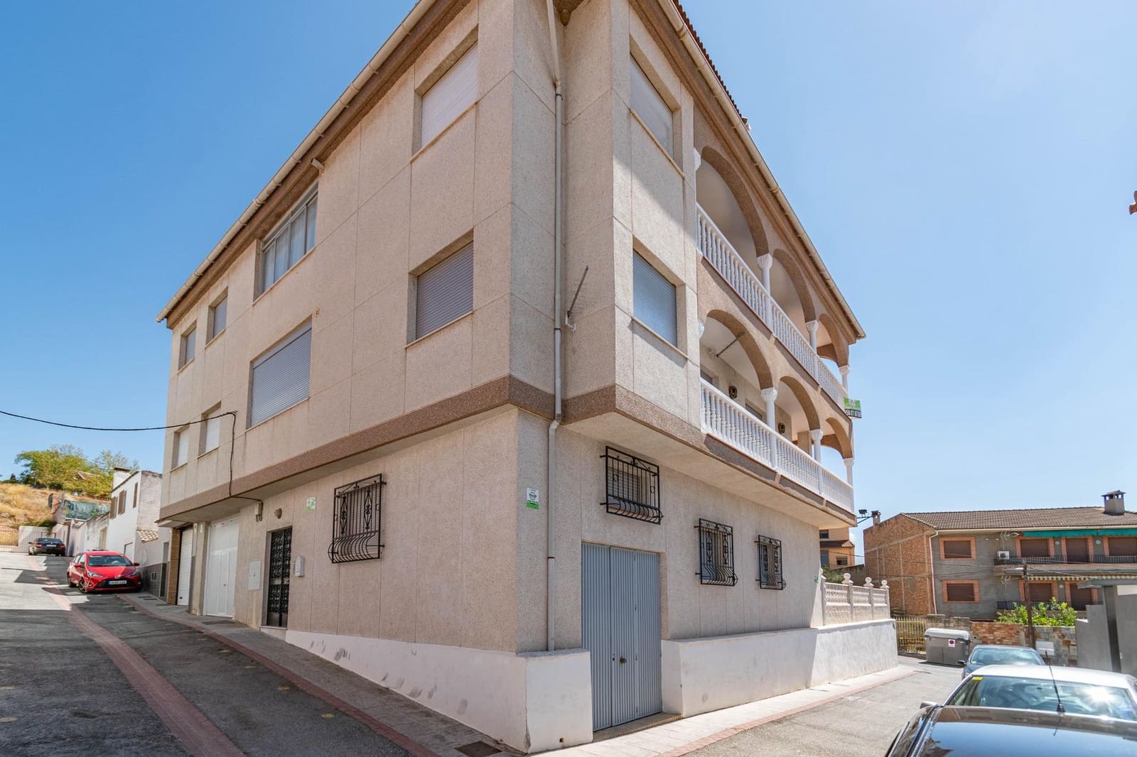 5 chambre Villa/Maison Semi-Mitoyenne à vendre à Jun avec garage - 270 000 € (Ref: 9436196)