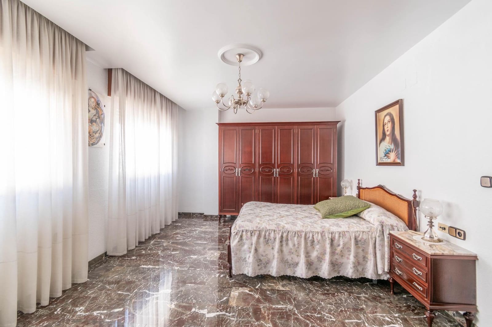 5 chambre Villa/Maison Semi-Mitoyenne à vendre à Jun avec garage - 270 000 € (Ref: 9436196)