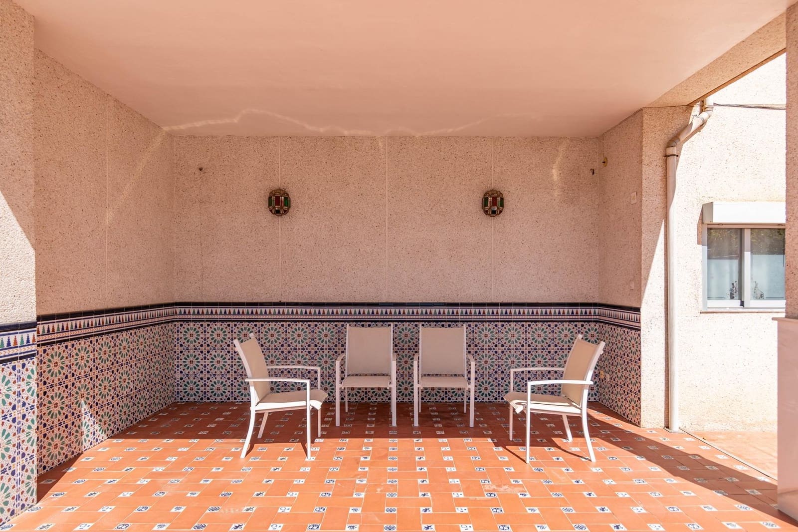 5 chambre Villa/Maison Semi-Mitoyenne à vendre à Jun avec garage - 270 000 € (Ref: 9436196)