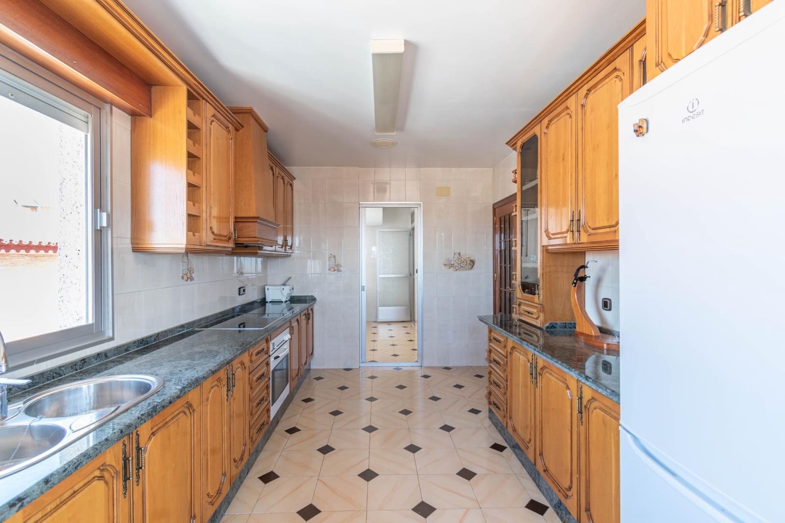 5 chambre Villa/Maison Semi-Mitoyenne à vendre à Jun avec garage - 270 000 € (Ref: 9436196)