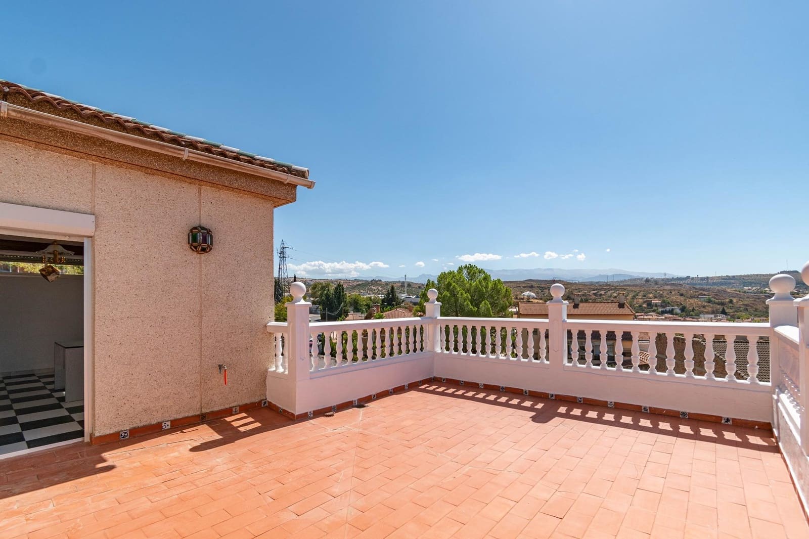 5 chambre Villa/Maison Semi-Mitoyenne à vendre à Jun avec garage - 270 000 € (Ref: 9436196)