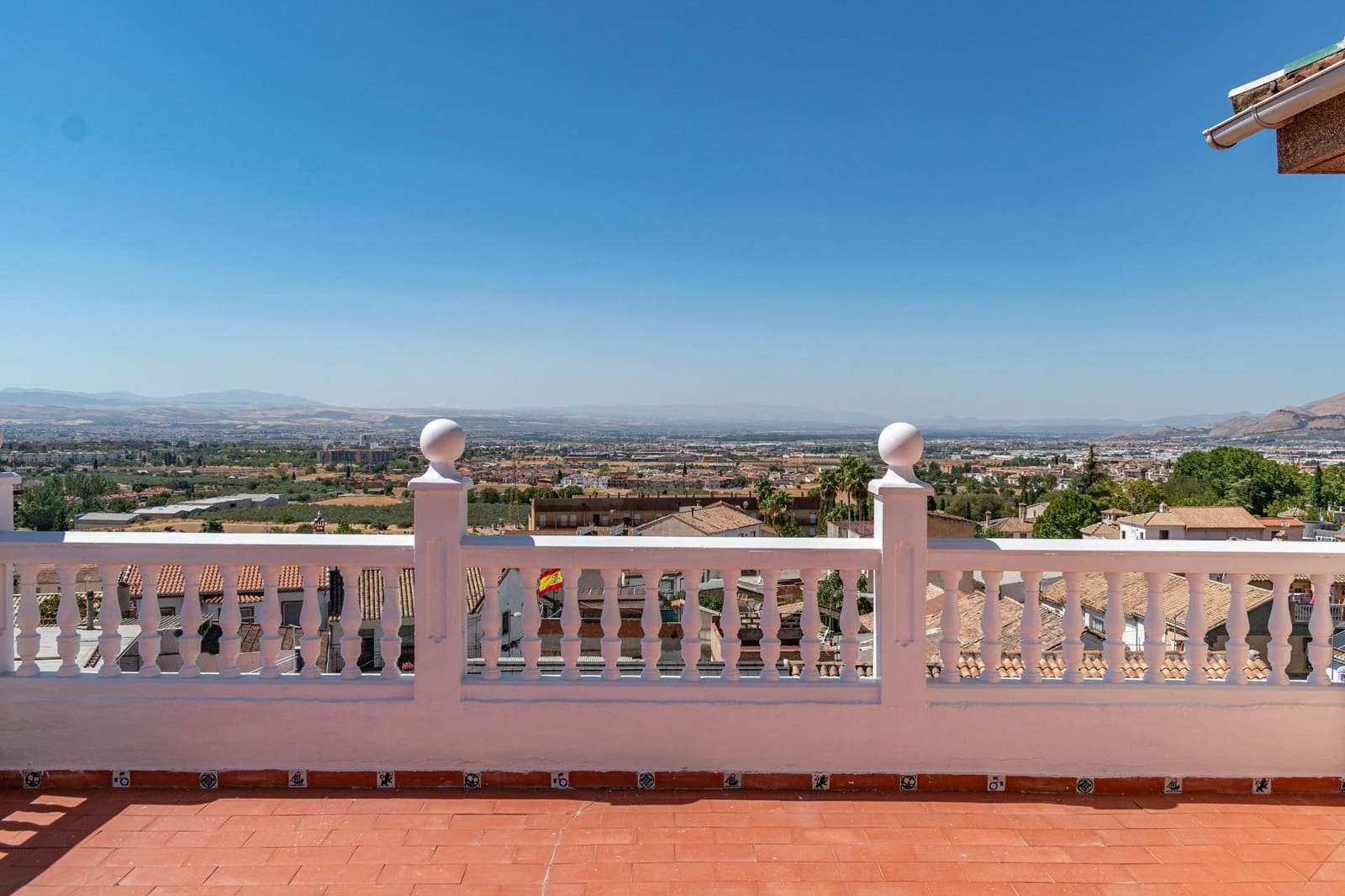 5 chambre Villa/Maison Semi-Mitoyenne à vendre à Jun avec garage - 270 000 € (Ref: 9436196)