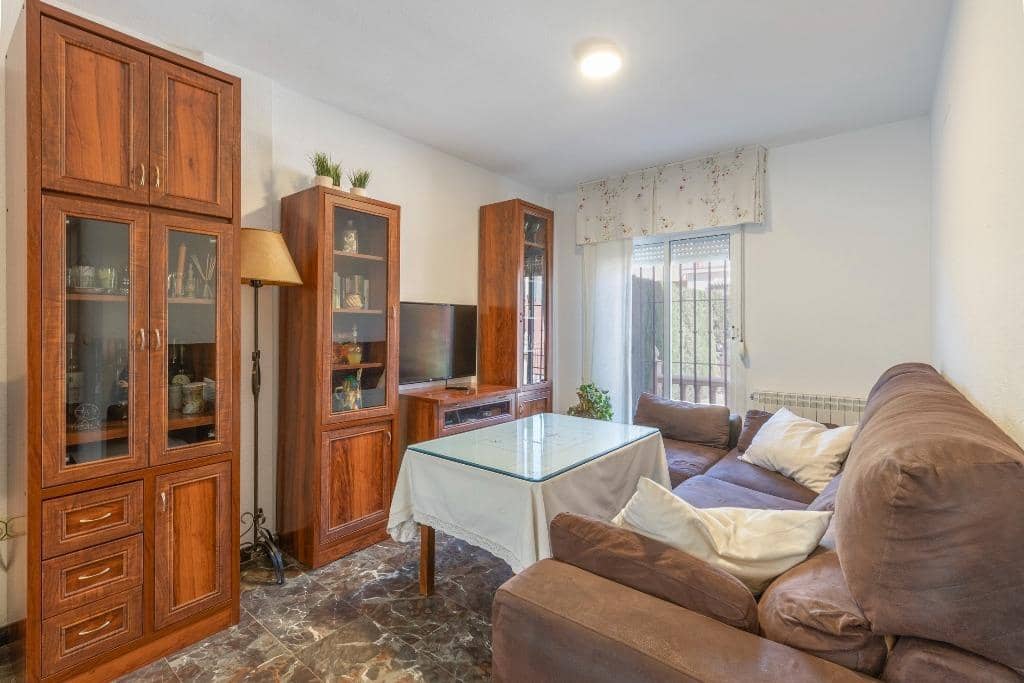 6 bedroom Semi-detached Villa for sale in Huetor Vega with pool garage - € 320,000 (Ref: 9436197)