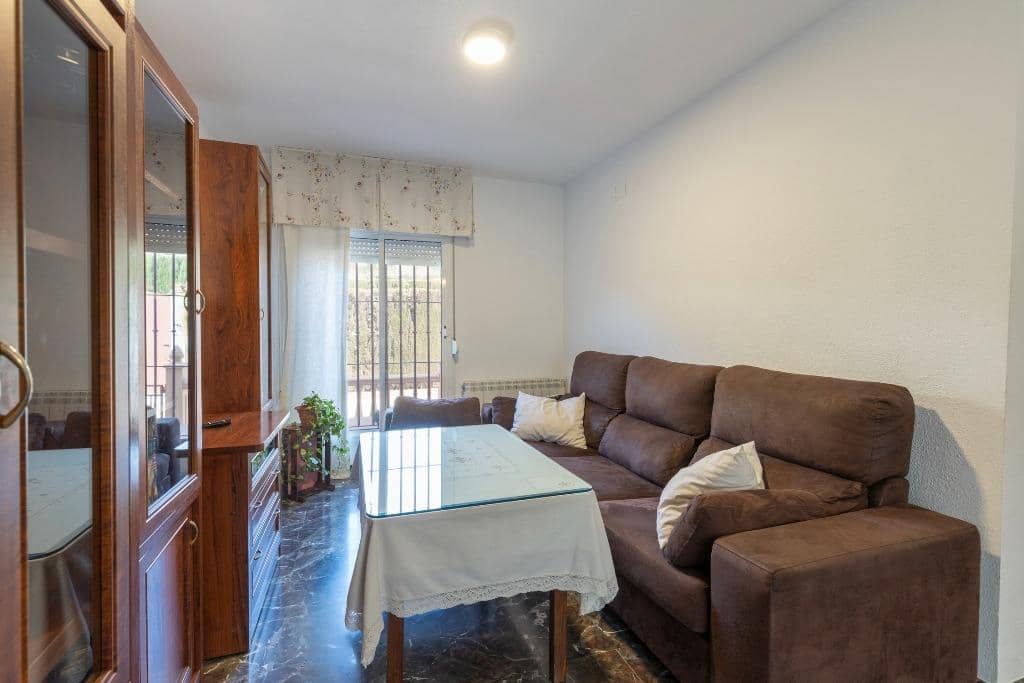 6 bedroom Semi-detached Villa for sale in Huetor Vega with pool garage - € 320,000 (Ref: 9436197)