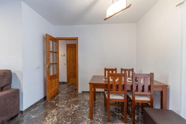 6 soveværelse Semi-Rækkehus til salg i Huétor Vega med swimmingpool garage - € 320.000 (Ref: 9436197)