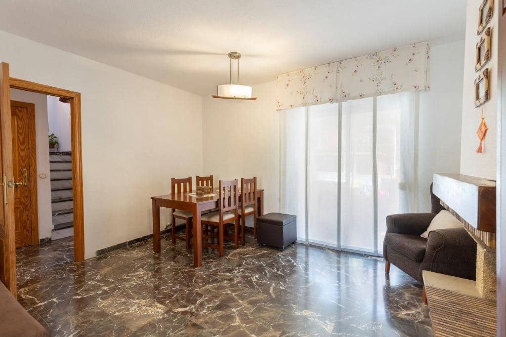 6 bedroom Semi-detached Villa for sale in Huetor Vega with pool garage - € 320,000 (Ref: 9436197)