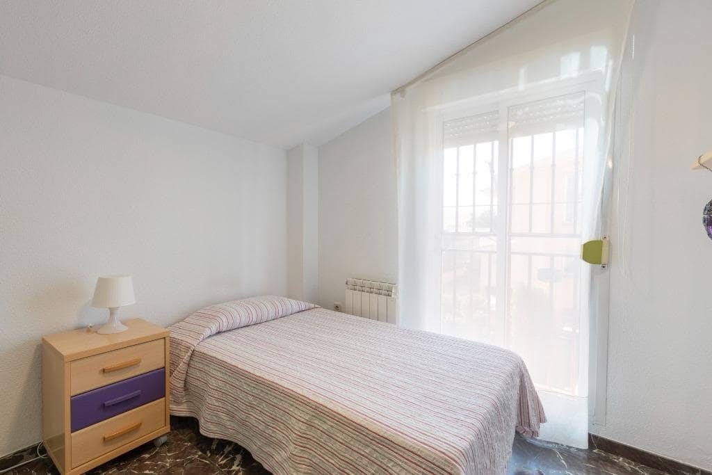 6 bedroom Semi-detached Villa for sale in Huetor Vega with pool garage - € 320,000 (Ref: 9436197)