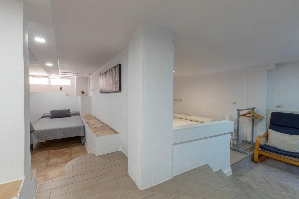 6 bedroom Semi-detached Villa for sale in Huetor Vega with pool garage - € 320,000 (Ref: 9436197)