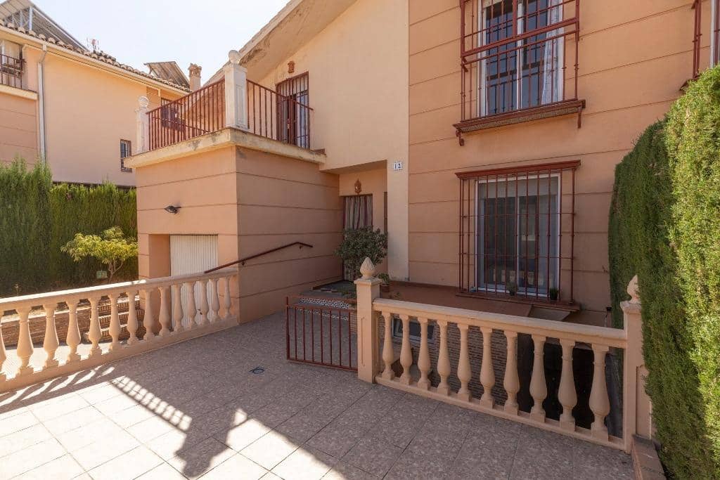 6 bedroom Semi-detached Villa for sale in Huetor Vega with pool garage - € 320,000 (Ref: 9436197)