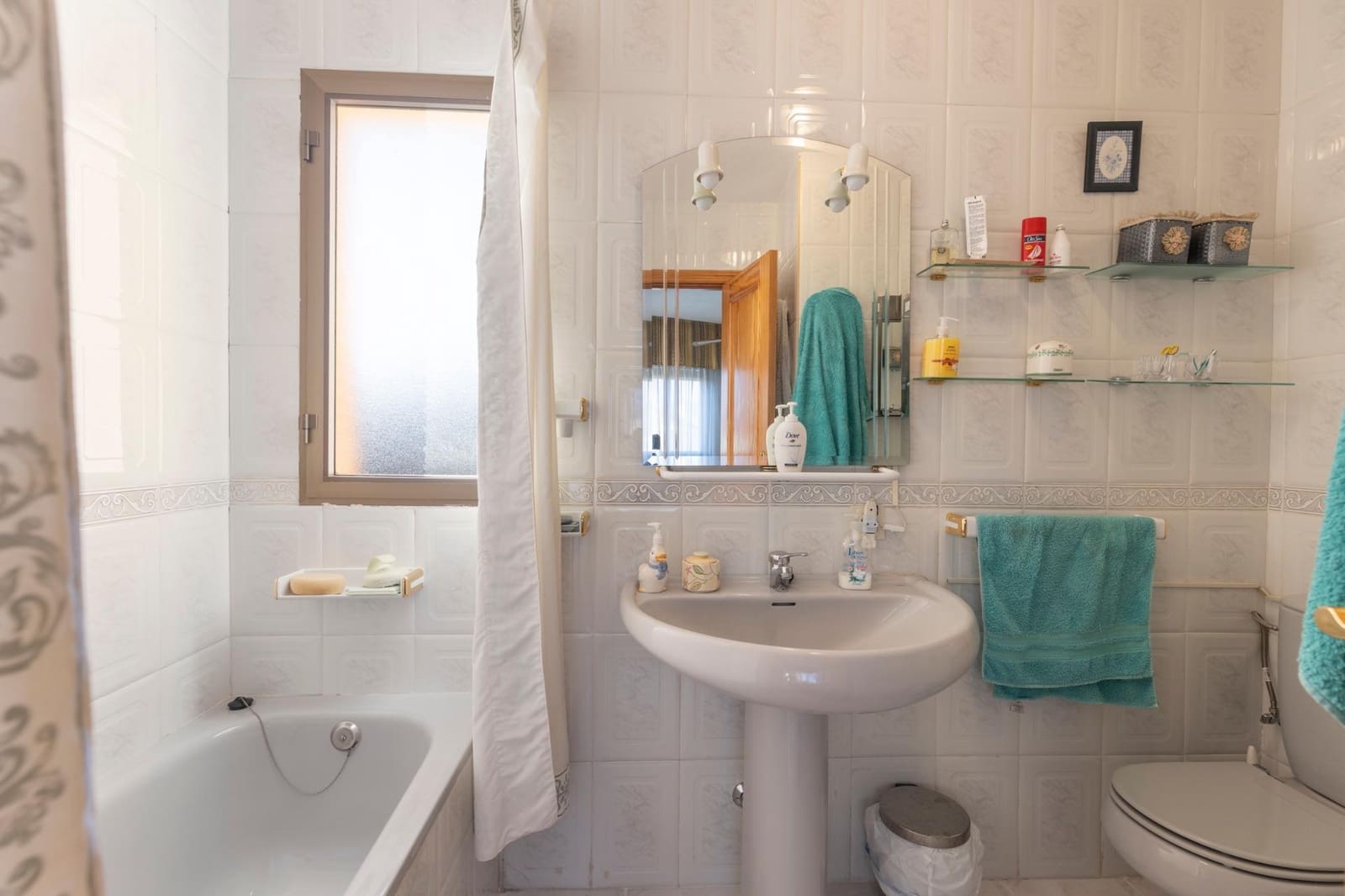 4 soveværelse Villa til salg i Albolote med swimmingpool garage - € 325.000 (Ref: 9437767)