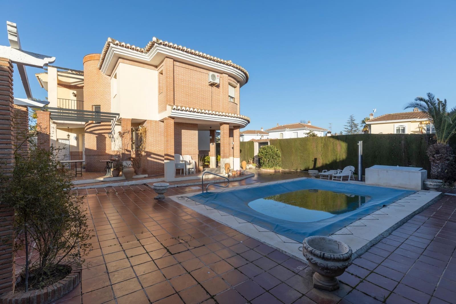 4 soveværelse Villa til salg i Albolote med swimmingpool garage - € 325.000 (Ref: 9437767)