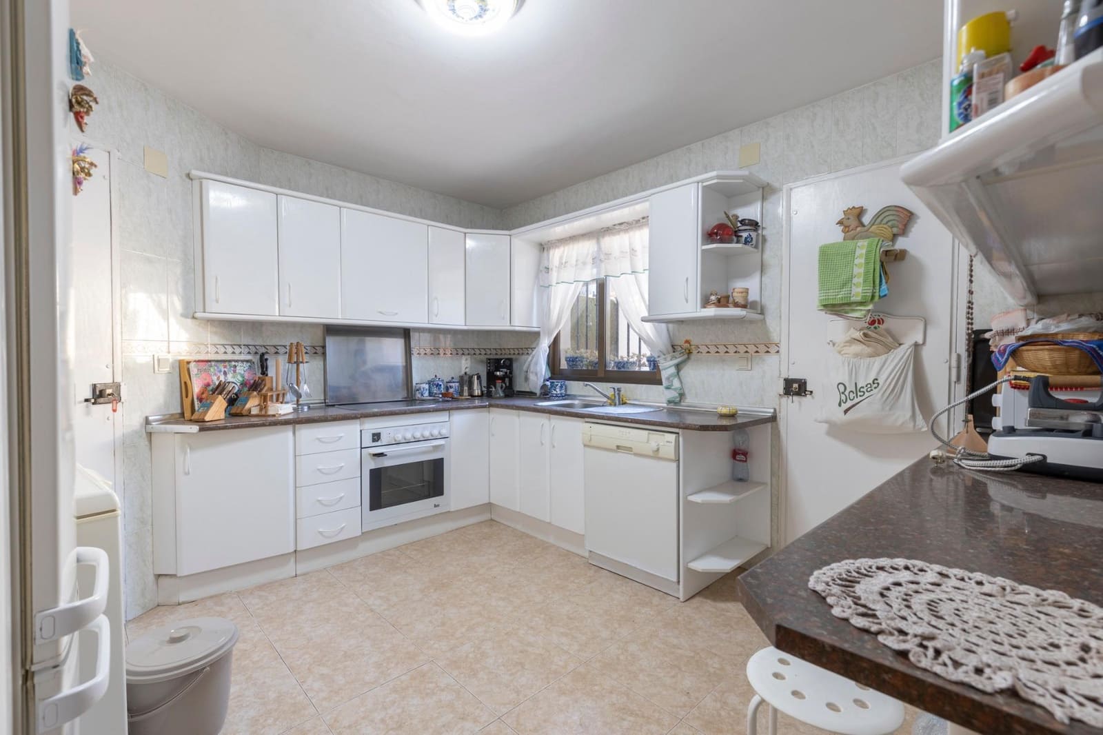 4 soveværelse Villa til salg i Albolote med swimmingpool garage - € 325.000 (Ref: 9437767)