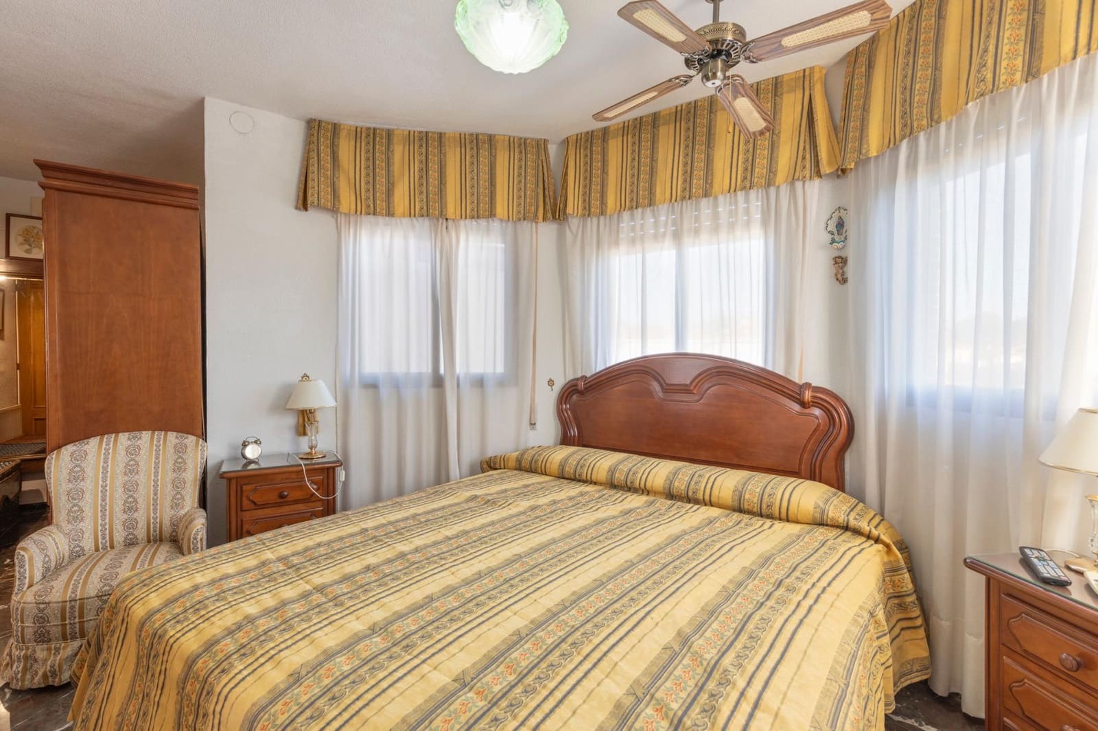 4 soveværelse Villa til salg i Albolote med swimmingpool garage - € 325.000 (Ref: 9437767)