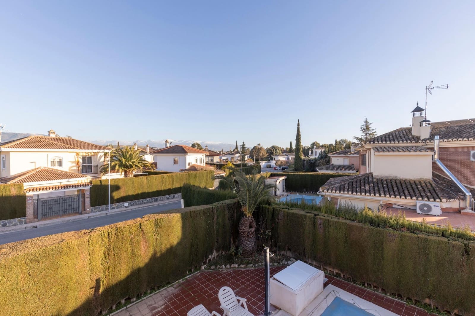 4 soveværelse Villa til salg i Albolote med swimmingpool garage - € 325.000 (Ref: 9437767)